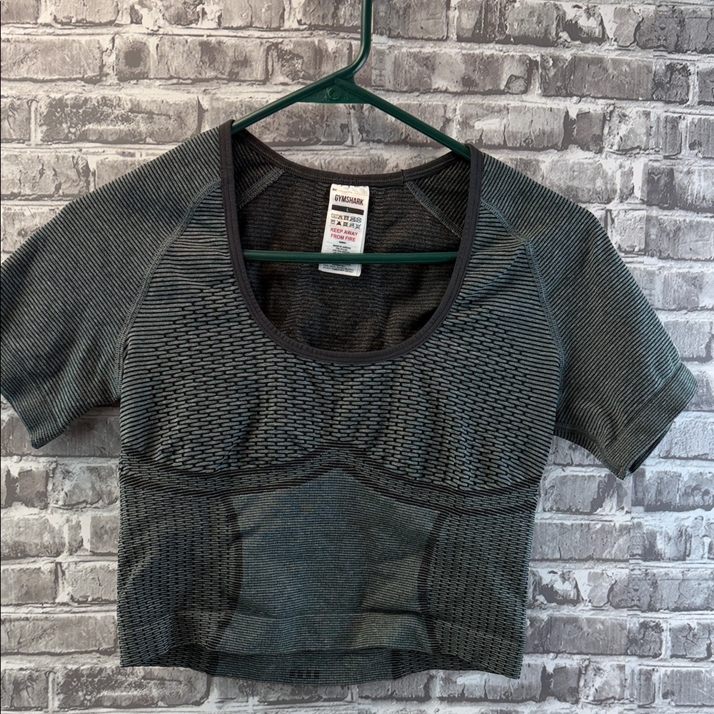 GYMSHARK cropped Top - Picture 1 of 10